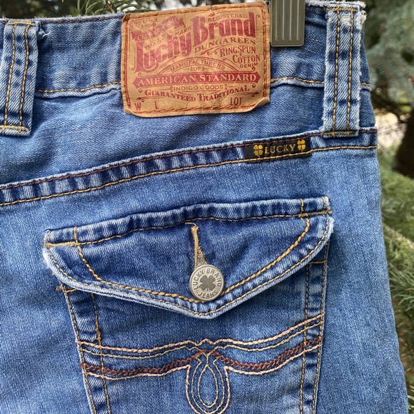 SOFT! Lucky Brand Bootcut Jeans - Picture 13 of 16